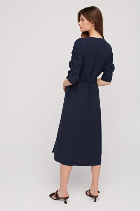 Kleid mit V-Ausschnitt