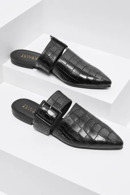 Schuhe aus echtem Leder mit verstellbarem Riemen