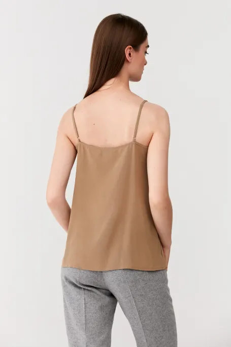 Beiges Seidentop mit schmalen Trägern
