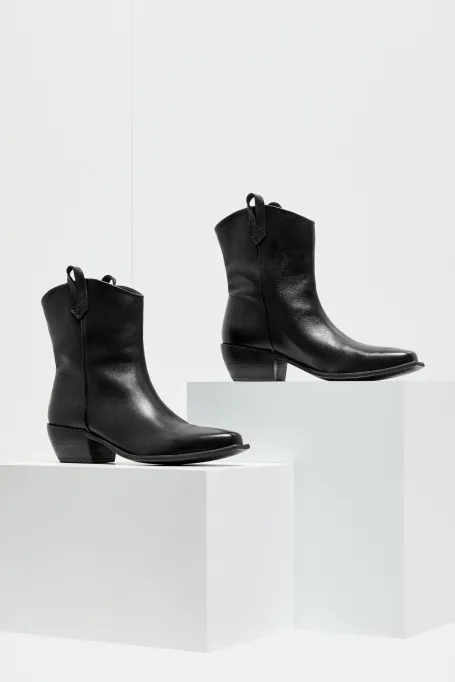 Lederschuhe mit quadratischer Spitze