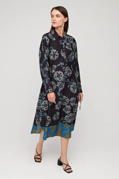 Luftiges Blumenkleid