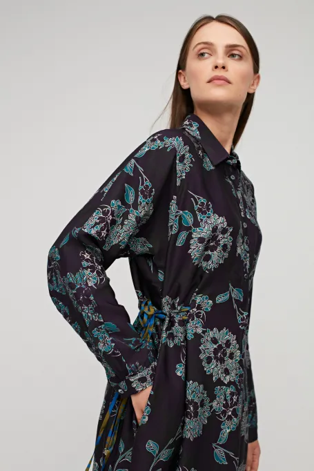 Luftiges Blumenkleid