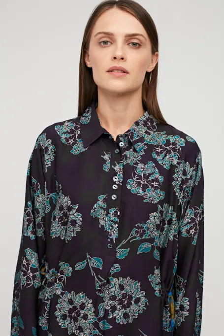 Luftiges Blumenkleid