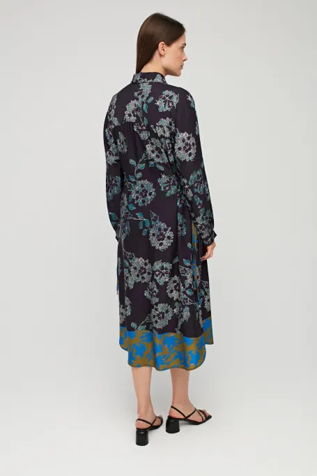 Luftiges Blumenkleid