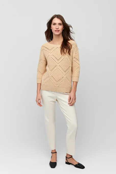 Beiger Pullover mit dekorativem Muster
