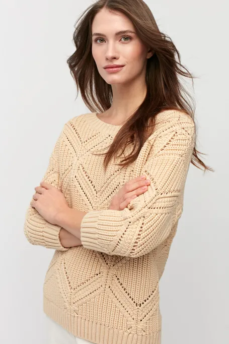 Beiger Pullover mit dekorativem Muster