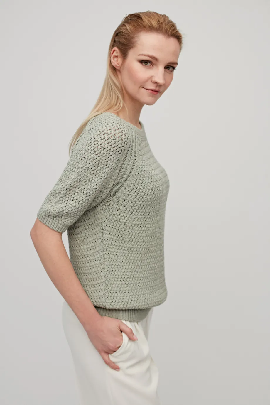 Baumwollpullover mit kurzen Ärmeln Baumwollpullover mit kurzen Ärmeln
