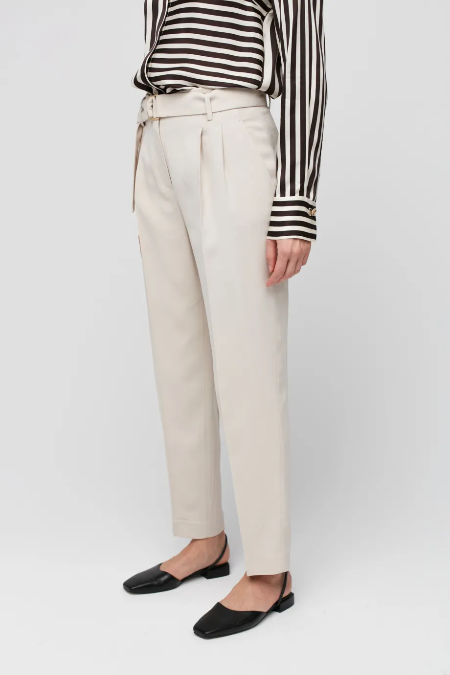 Hose mit Gürtel Hose mit Gürtel