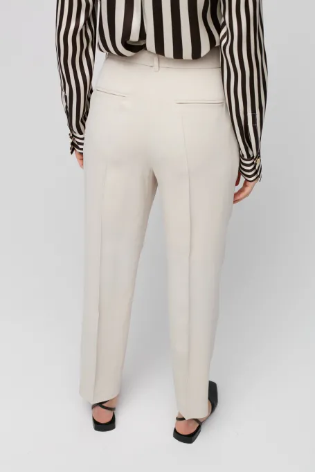 Hose mit Gürtel Hose mit Gürtel