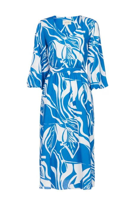 Luftiges Kleid mit Blumenmuster Luftiges Kleid mit Blumenmuster