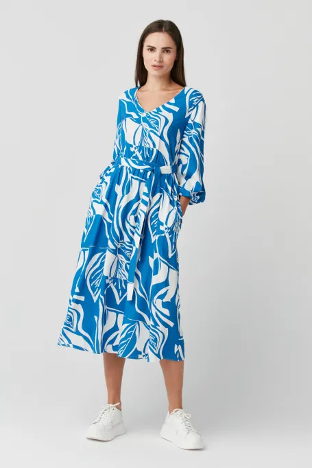 Luftiges Kleid mit Blumenmuster