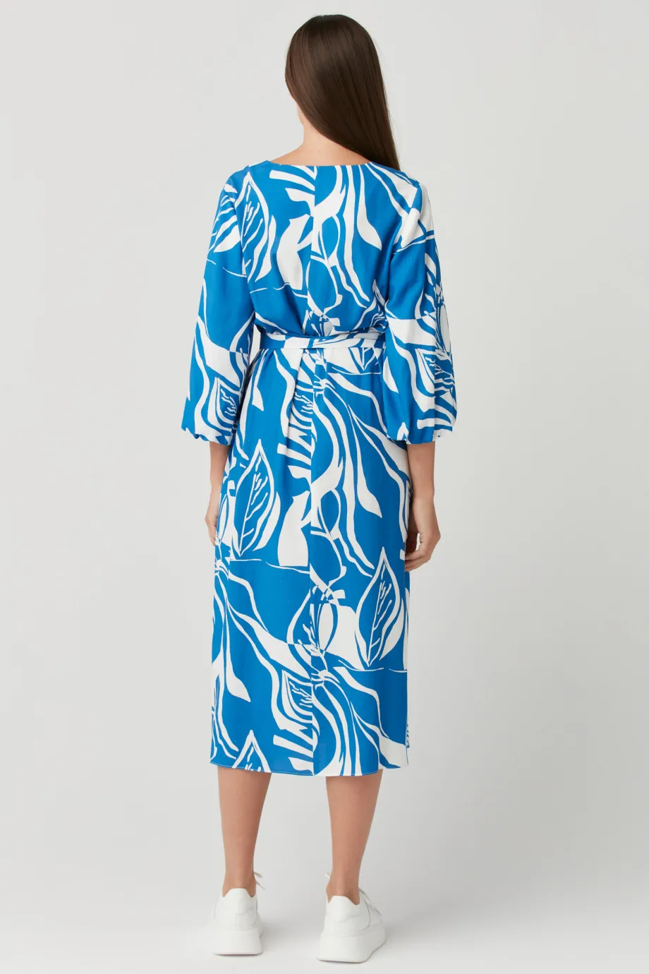 Luftiges Kleid mit Blumenmuster Luftiges Kleid mit Blumenmuster