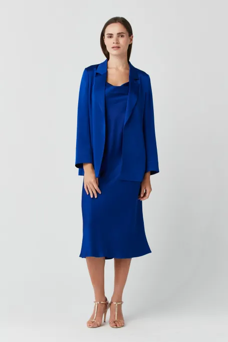 Ungeknöpfter Blazer zum Kleid