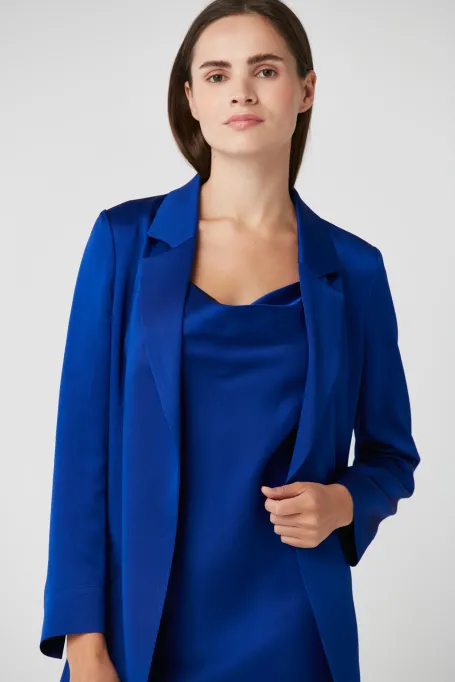 Ungeknöpfter Blazer zum Kleid