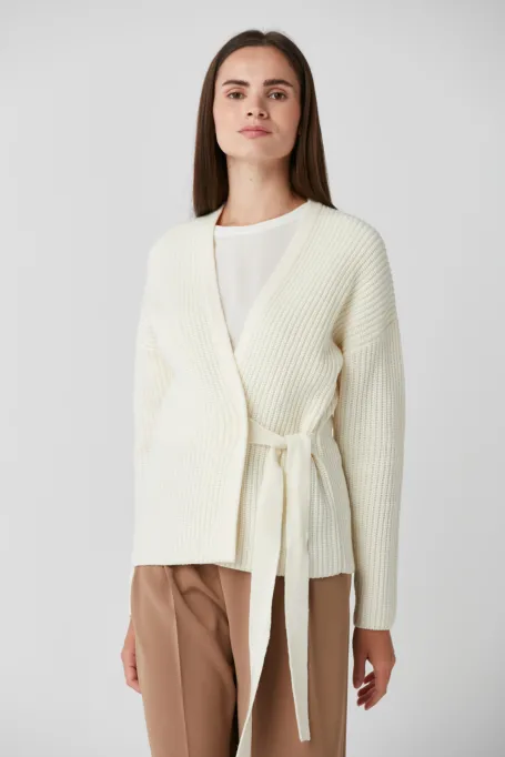 Weißer Cardigan aus Merinowolle