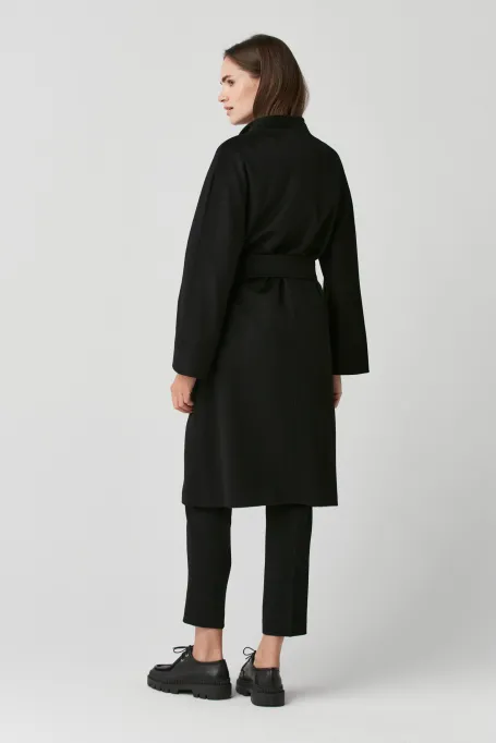 Schwarzer Kaschmirmantel mit Gürtel