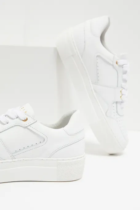 Weiße Ledersneakers