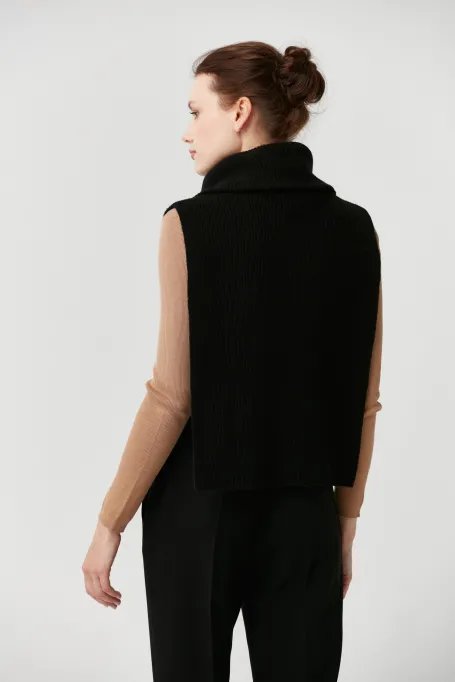 Schwarze Weste aus Merinowolle