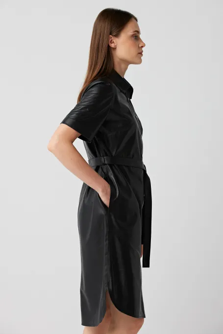 Schwarzes Lederkleid