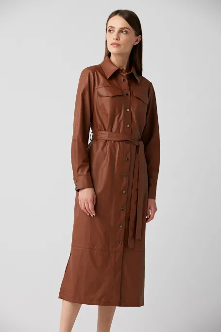 Braunes Hemdblusenkleid mit Gürtel