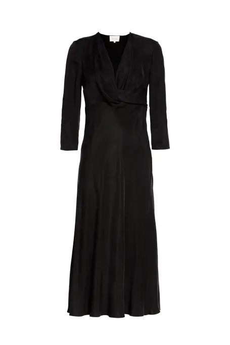 Schwarzes Kleid mit V-Ausschnitt