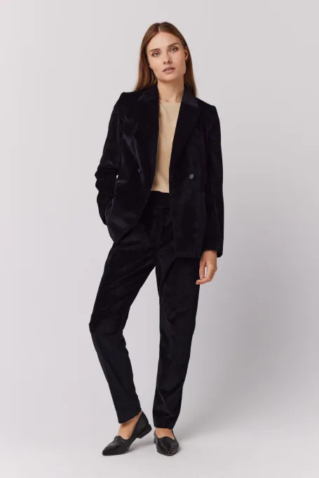 Schwarzer samtener Zweireiher-Blazer