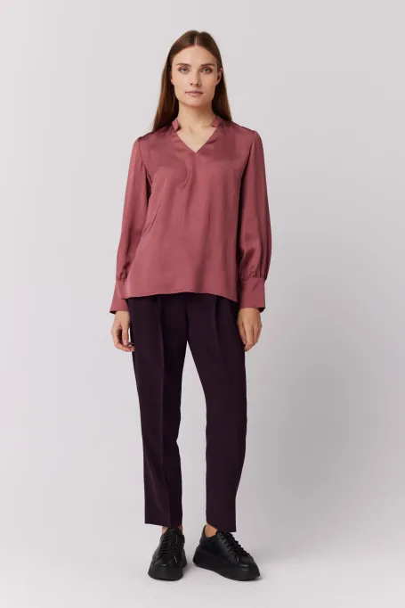 Bluse mit Knöpfen an den Manschetten