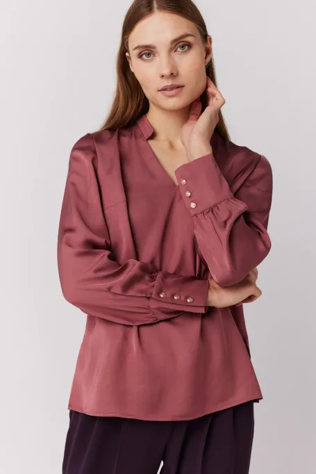 Bluse mit Knöpfen an den Manschetten