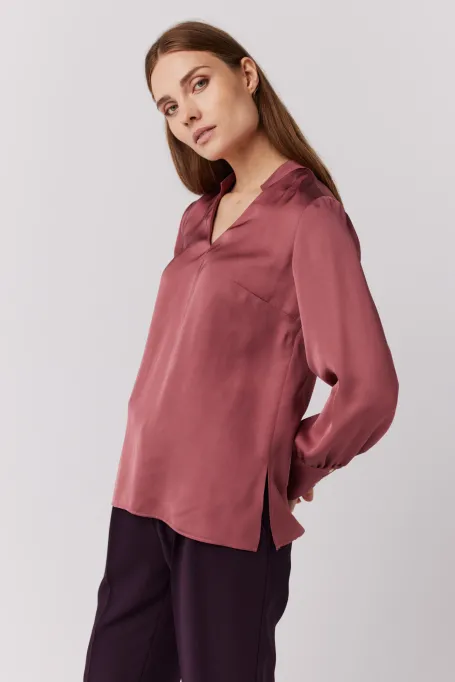 Bluse mit Knöpfen an den Manschetten