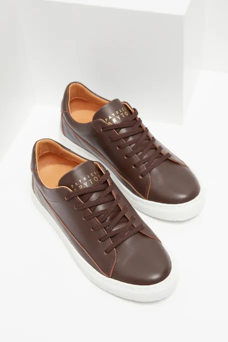 Braune Ledersneakers