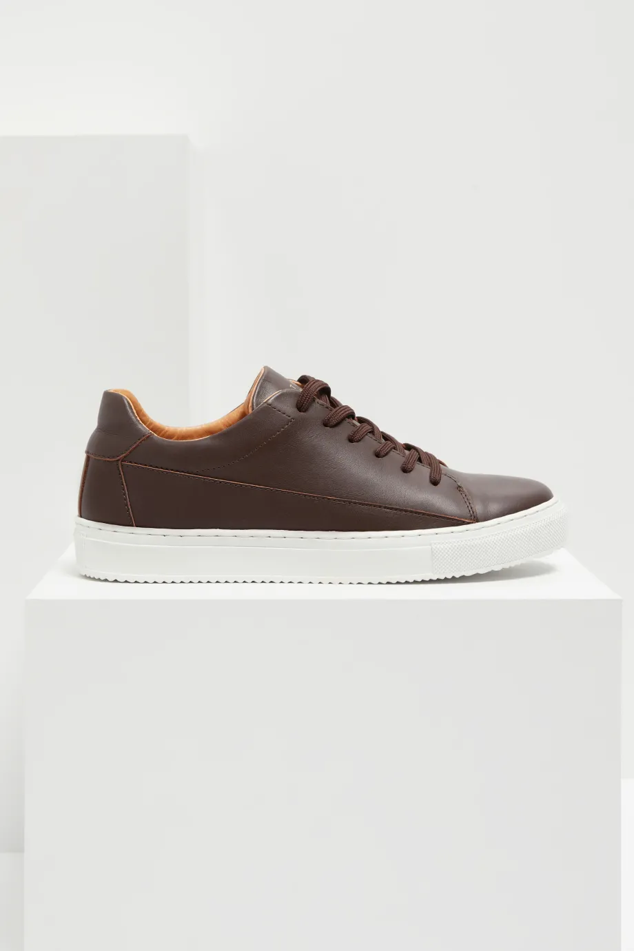 Braune Ledersneakers Braune Ledersneakers