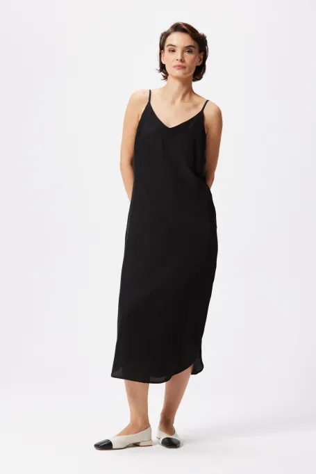 Schwarzes Seidenkleid
