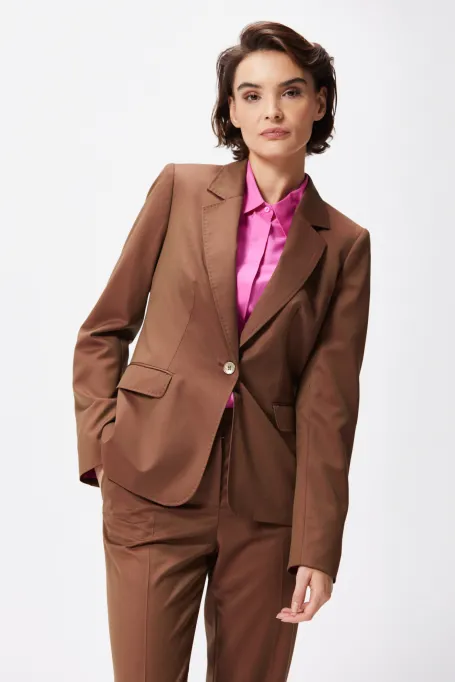 Braune Wolljacke zum Anzug