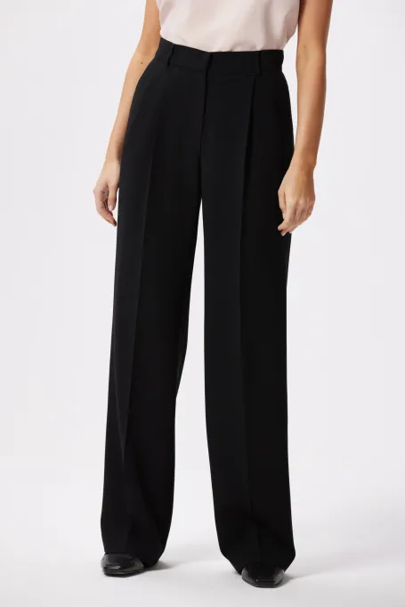 Schwarze, weite Anzughose Schwarze, weite Anzughose