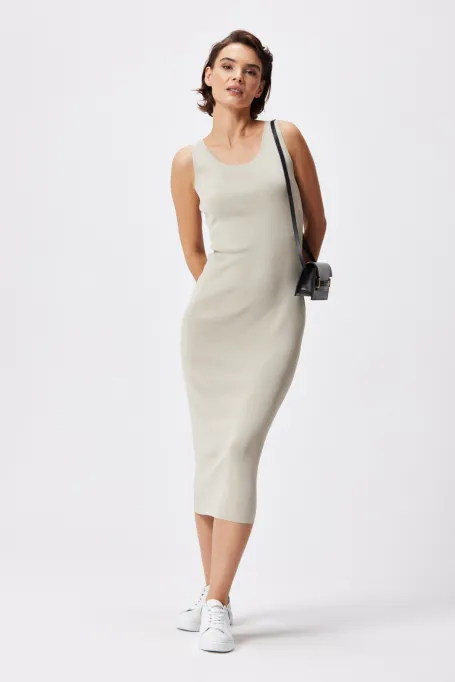 Beige Midi-Kleid ohne Ärmel