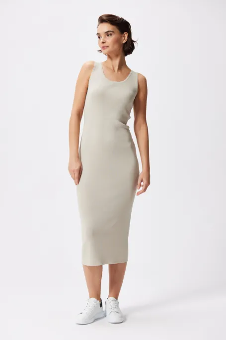 Beige Midi-Kleid ohne Ärmel
