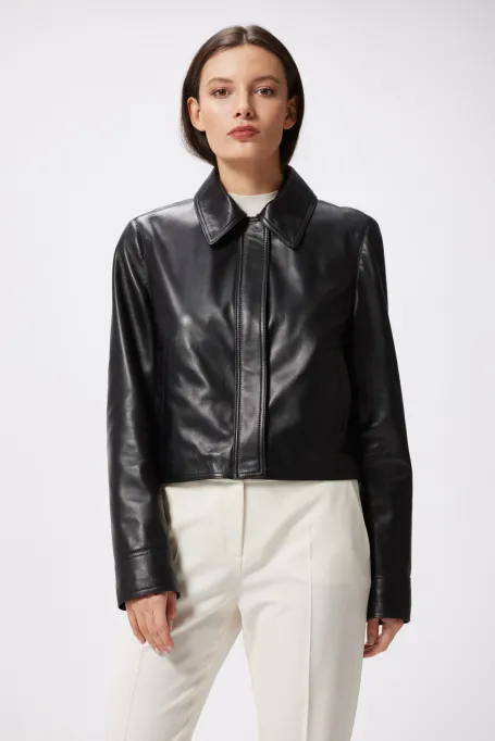 Schwarze Lederjacke