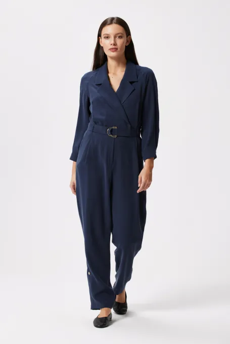 Dunkelblauer Jumpsuit mit Gürtel