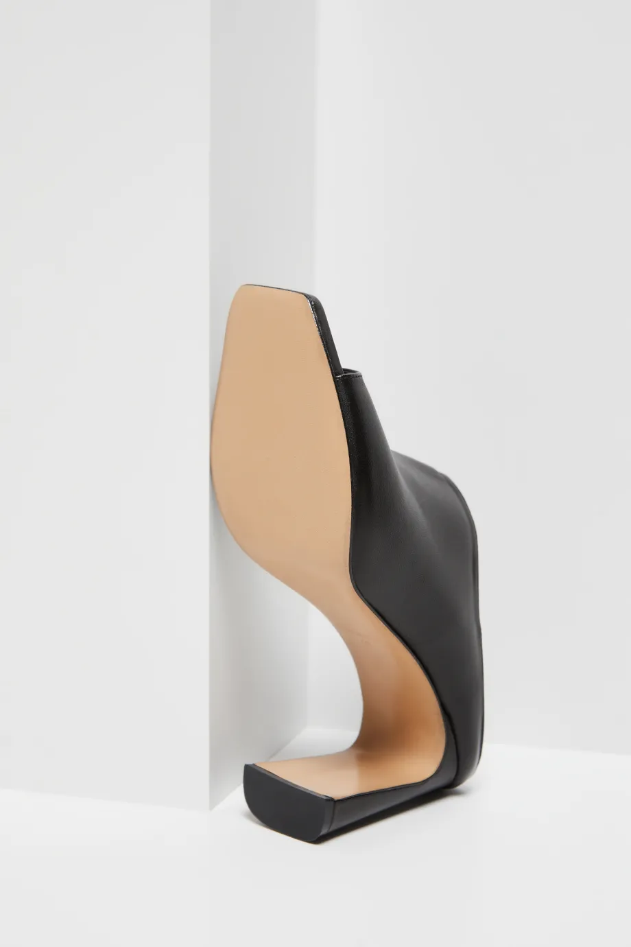 Schwarze Sandalen mit Absatz Schwarze Sandalen mit Absatz