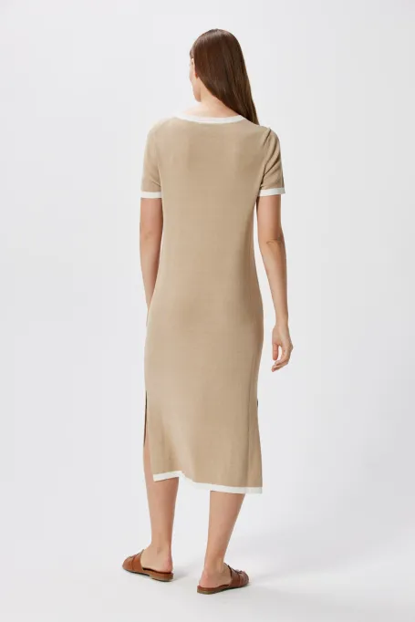 Beige Kleid aus Seide und Leinen