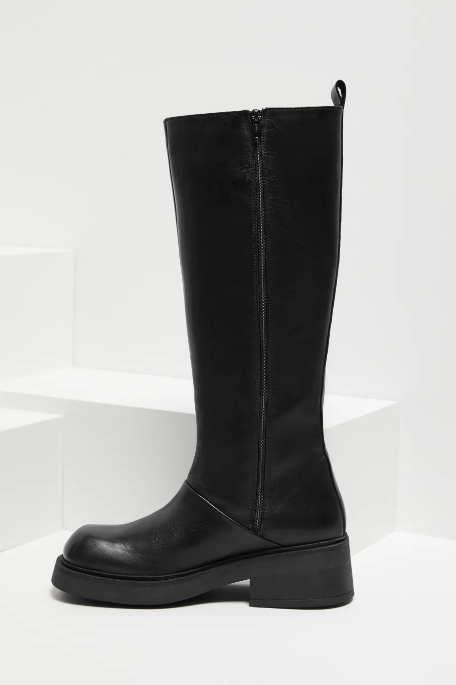 Schwarze Lederstiefel Schwarze Lederstiefel