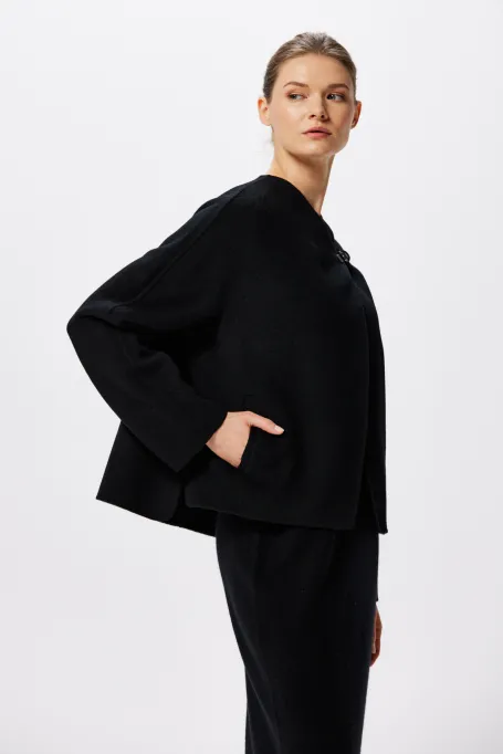 Kurze schwarze Doubleface-Wolljacke