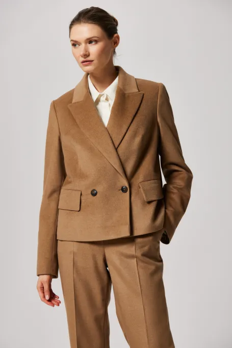 Kurze Jacke mit Seide