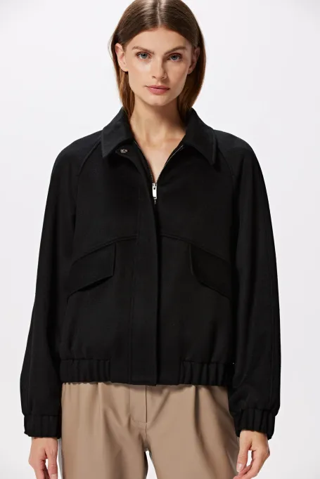 Schwarze Wolljacke