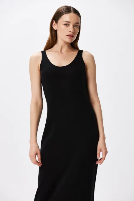 Schwarzes Kleid mit Kaschmir und Merinowolle