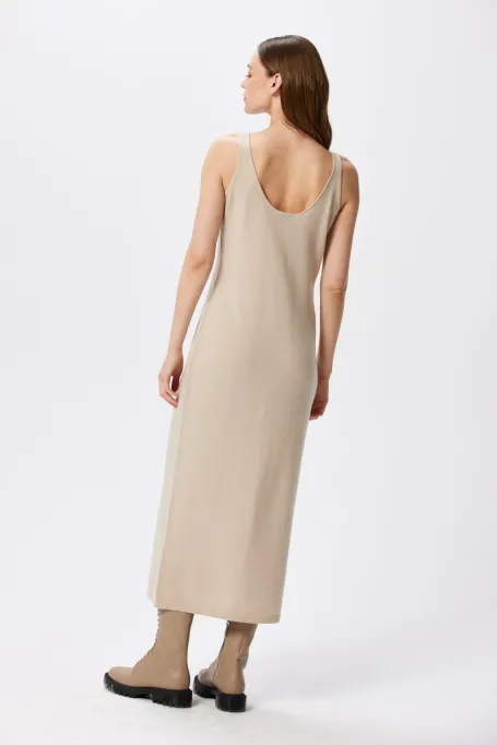Beiges Kleid mit Kaschmir und Merinowolle