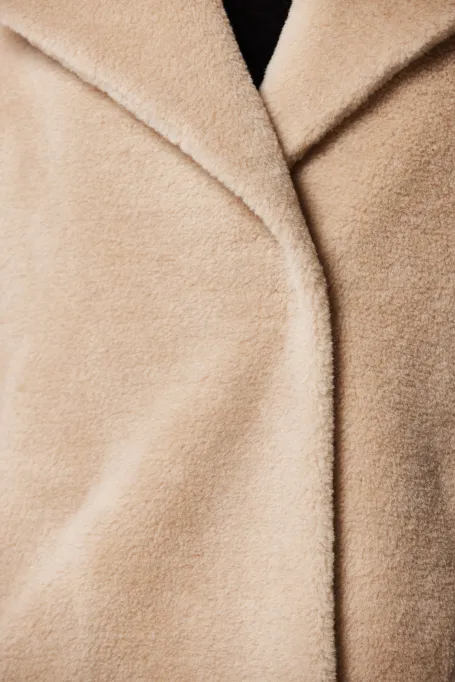 Langer beige Teddy-Bear-Wollweste