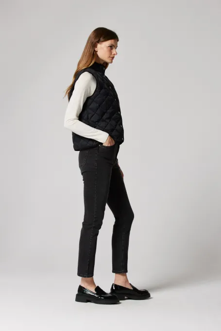 Schwarze gesteppte Weste