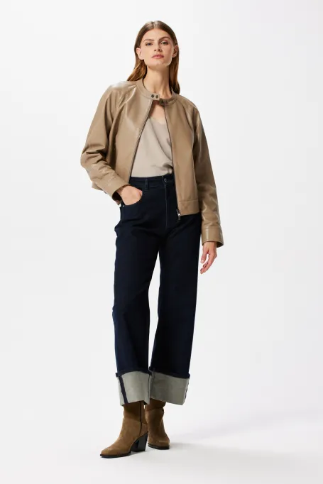 Beige Lederjacke mit Stehkragen