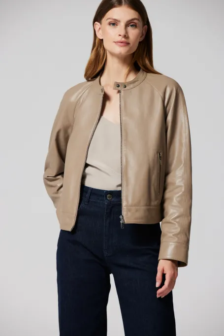 Beige Lederjacke mit Stehkragen